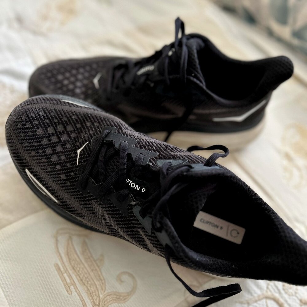 Hoka Clifton 9 Womens Size 10Medium Black